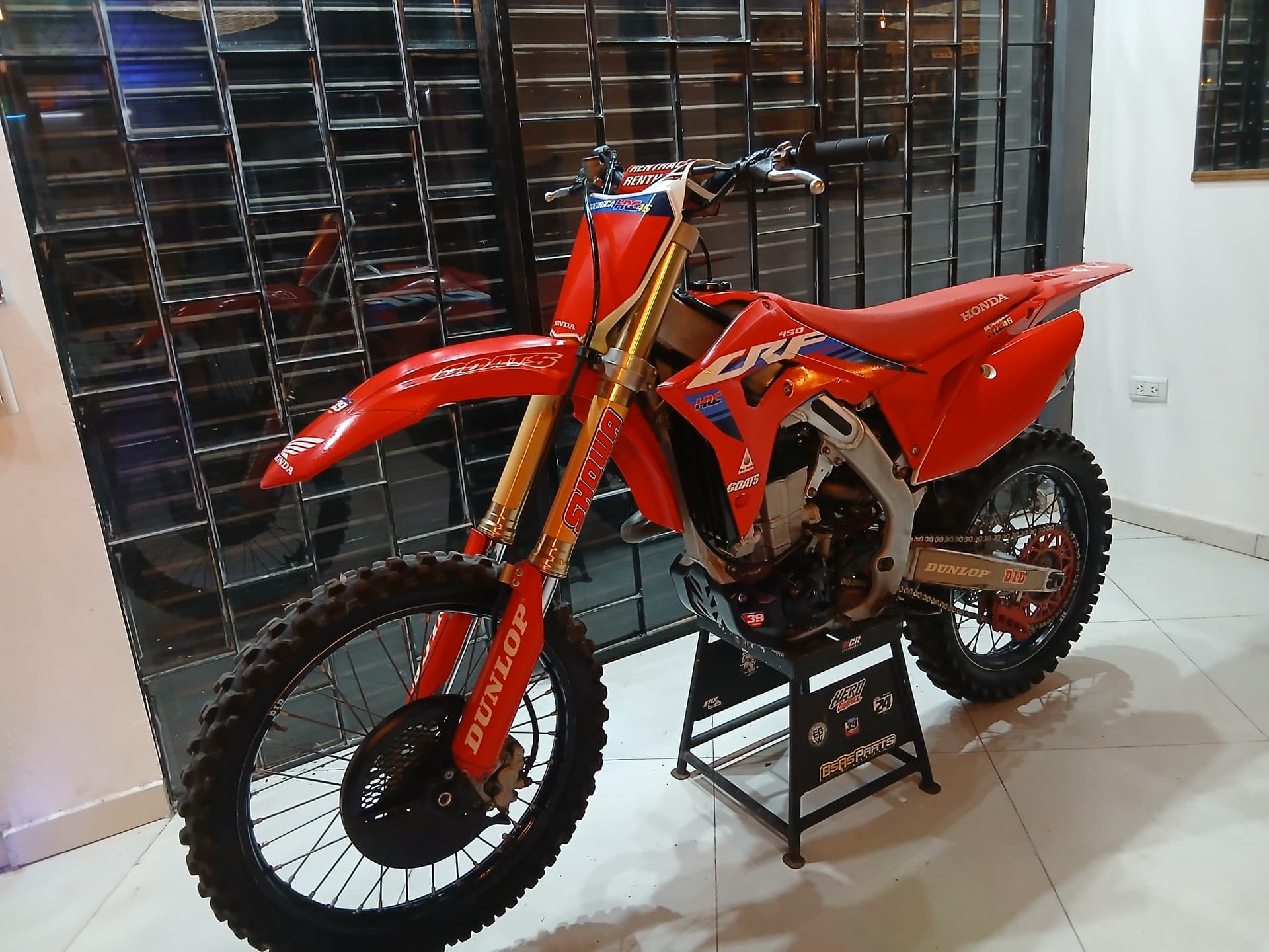 Vendo o permuto ,HONDA CRF 450 CC md 2019 (EXCELENTE ESTADO) — foto 1 de 5