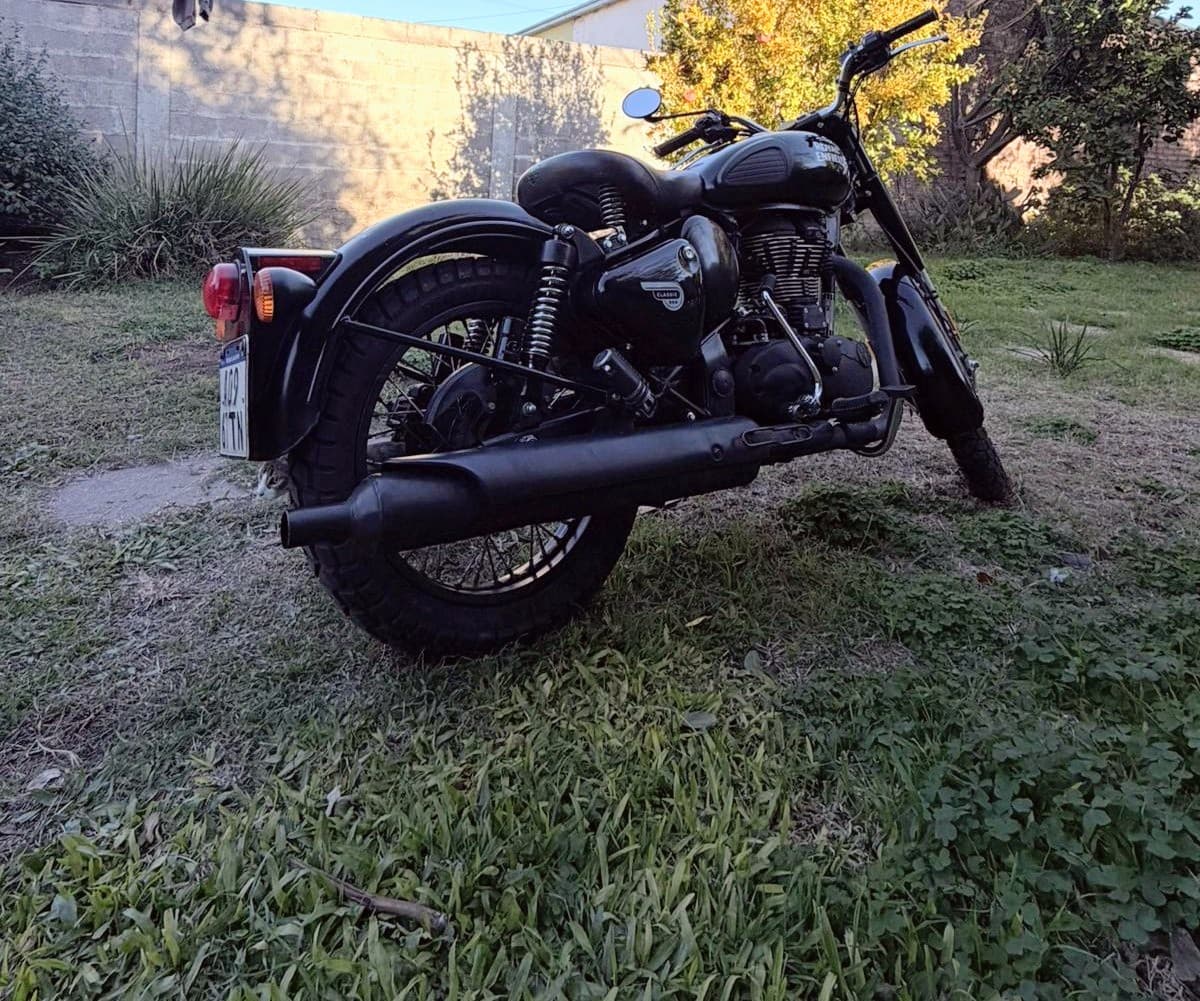 Royal Enfield Classic 500 mod 2019 — foto 1 de 5