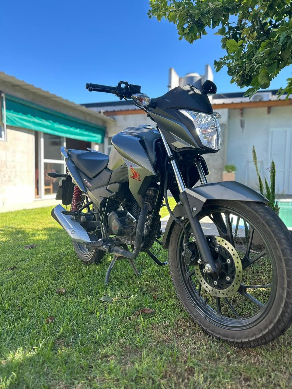 Honda Cb 125 2024 — foto 1 de 3