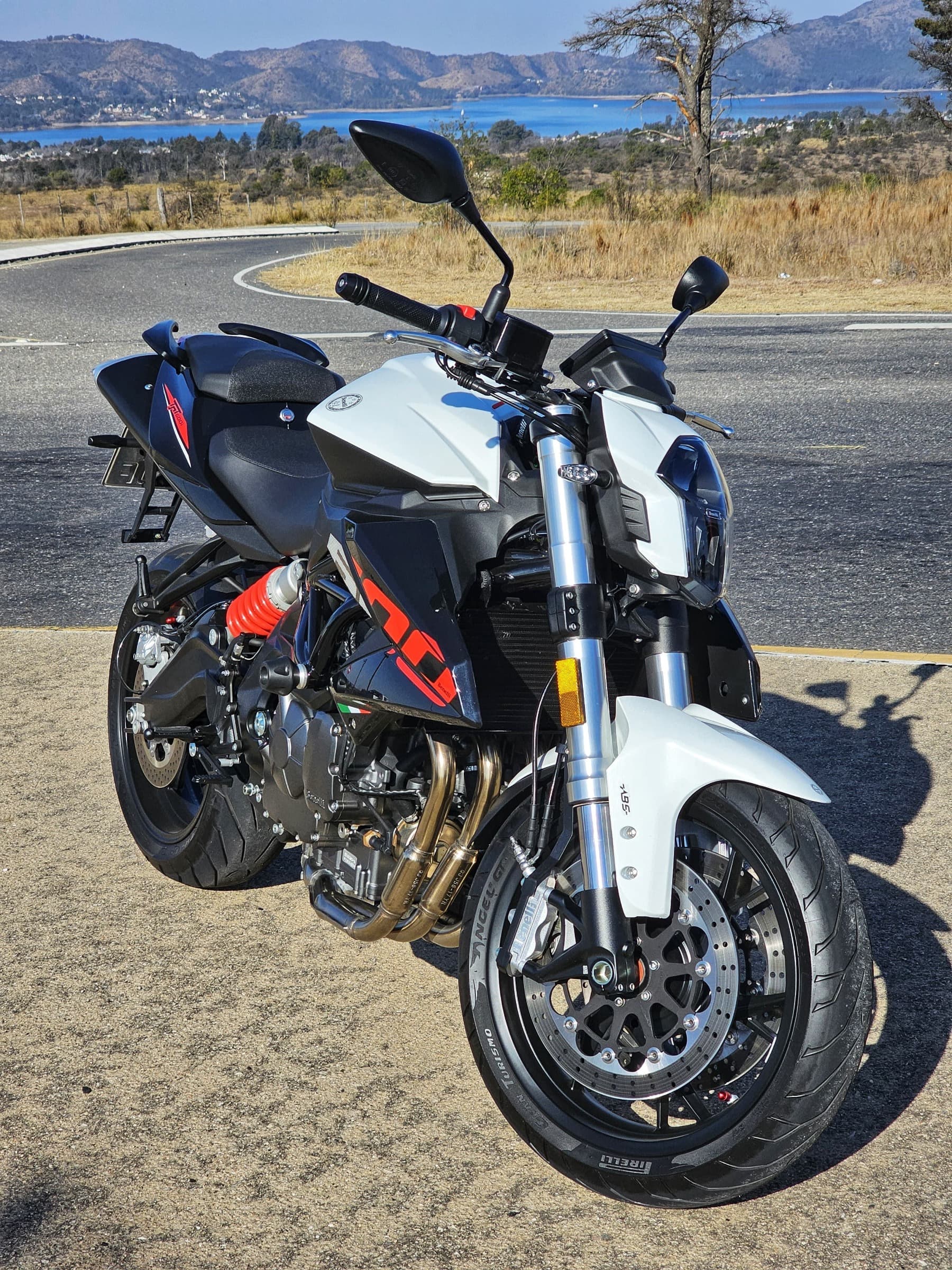 VENDO BENELLI TNT 600i INMACULADA MODELO 2023 — foto 1 de 4