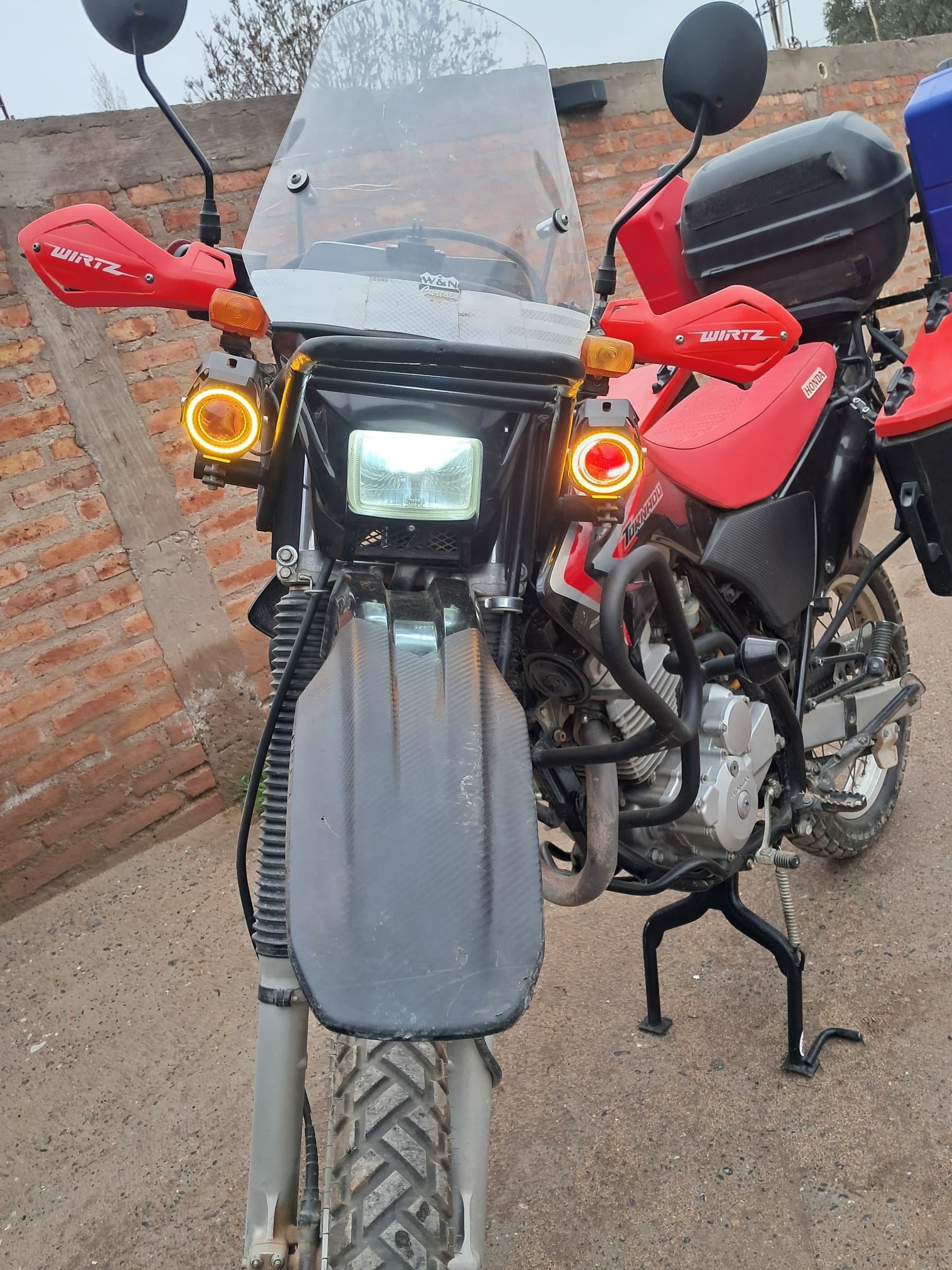 Honda XR 250 2013 — foto 1 de 4