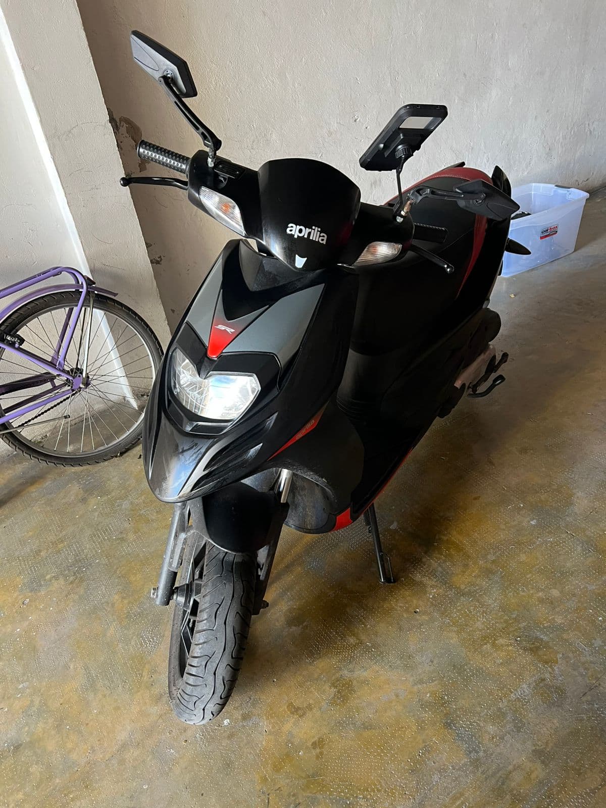 Scooter 160 Aprilia SR 160. Mod 2023 — foto 1 de 3