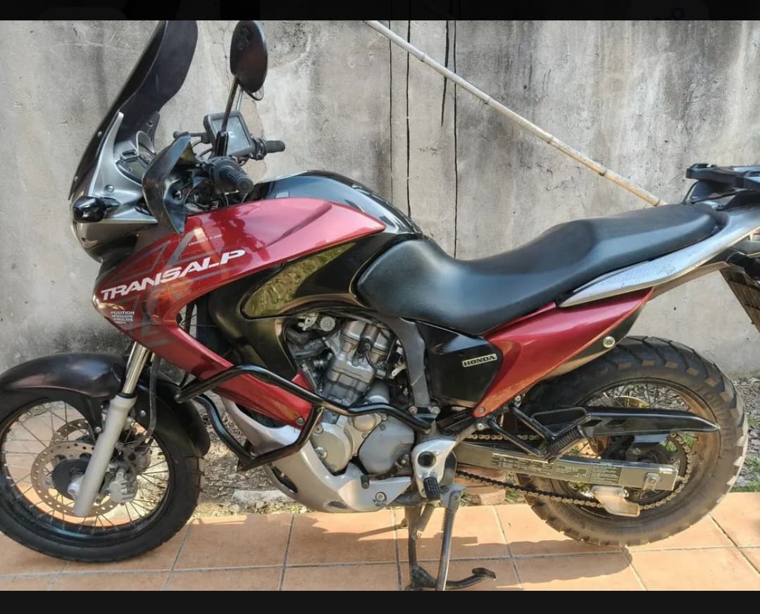 Honda transalp XL 700 2008 — foto 1 de 5