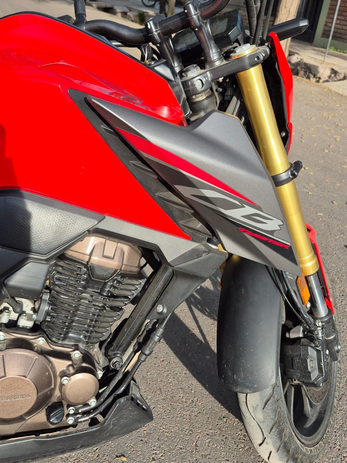 Honda twister 2024 — foto 1 de 5