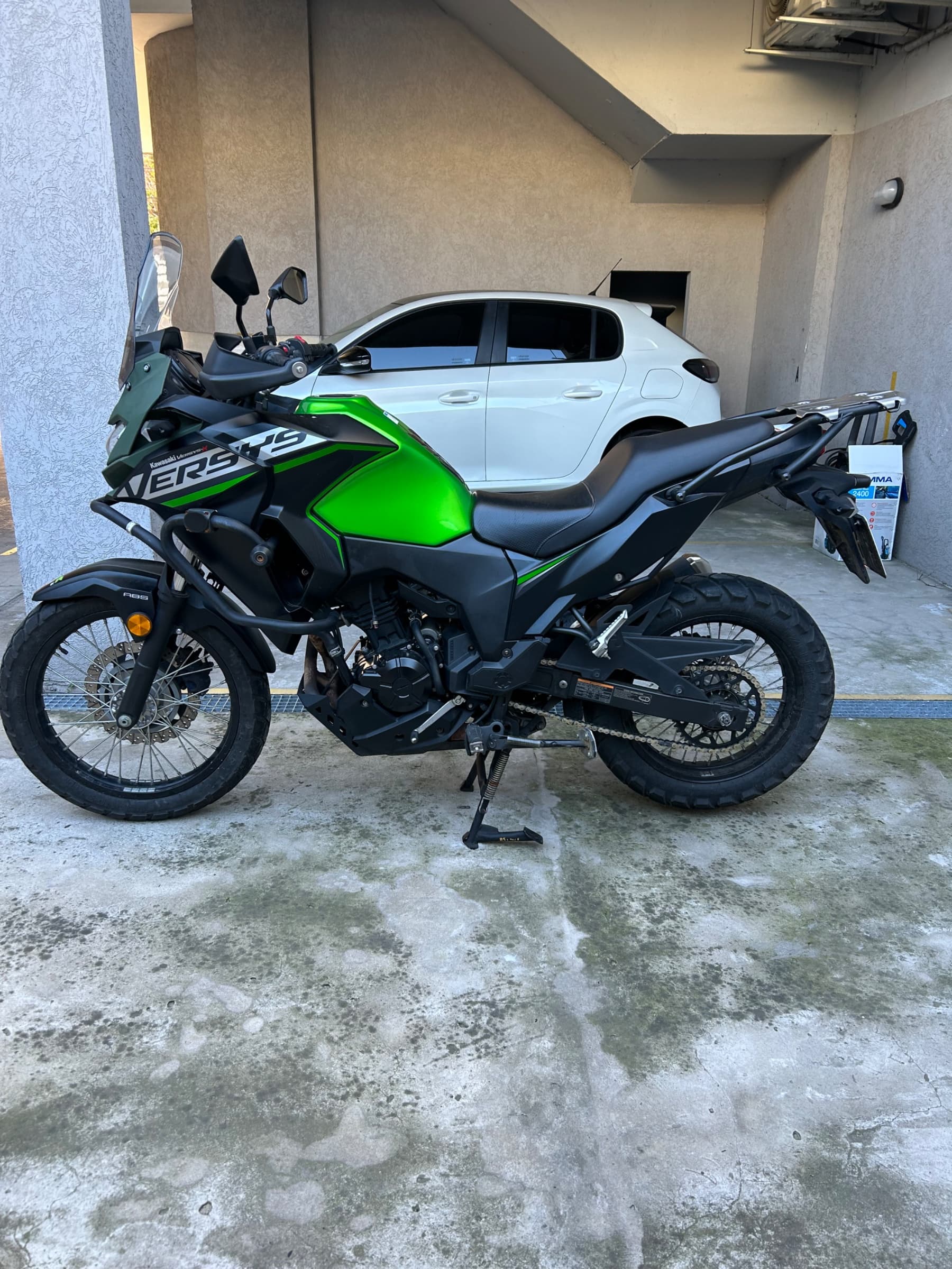 KAWASAKI VERSYS 300 2021 — foto 1 de 5