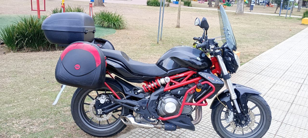 VENDO BENELLI TNT 300cc 2020 — foto 1 de 5