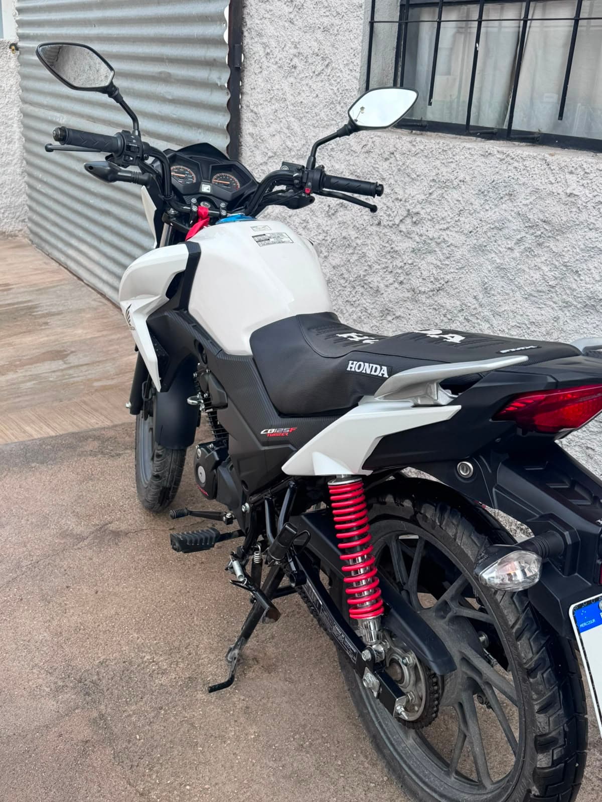 Honda Twister cb 125 2022 — foto 1 de 4