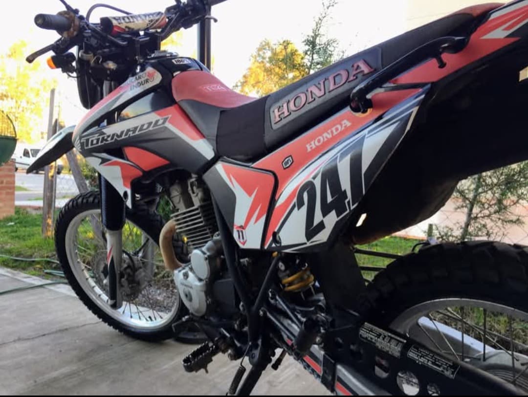 Honda Tornado 250 año 2016 — foto 1 de 5