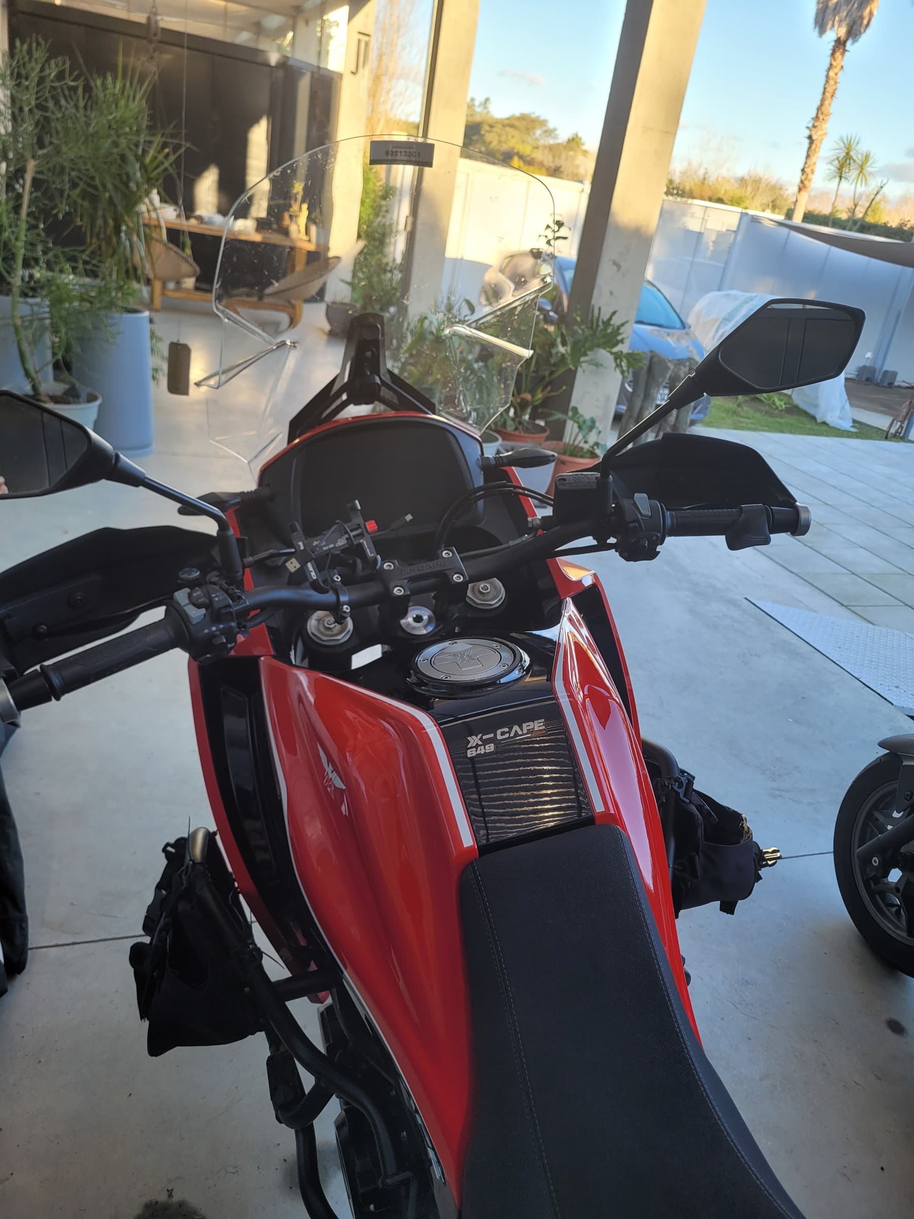 Morini X-Cape 650 2023 — foto 1 de 5
