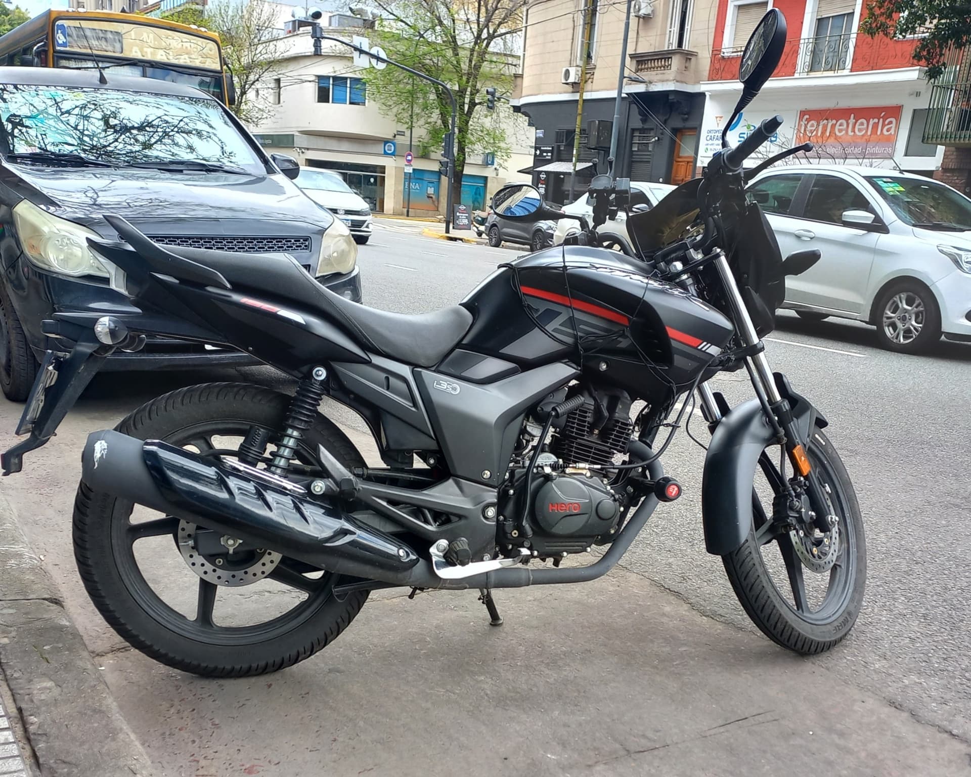Hero Hunk i3 2025 — foto 1 de 4