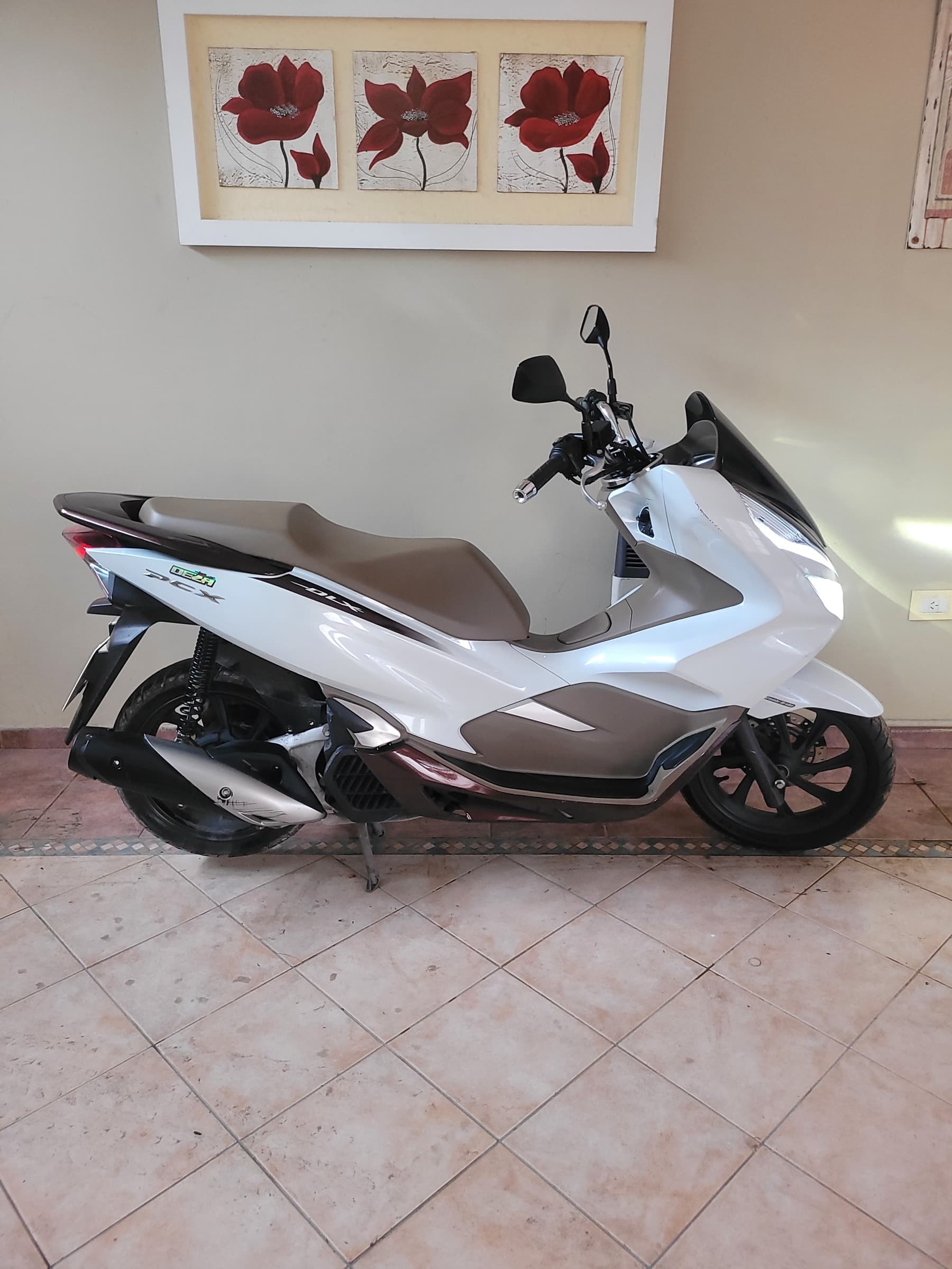 HONDA PCX DLX 2024 — foto 1 de 5