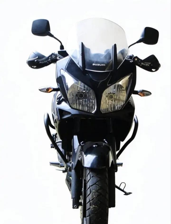 Vendo o permuto Suzuki V STORM DL 650 modelo 2009 por auto Honda o Toyota — foto 1 de 5