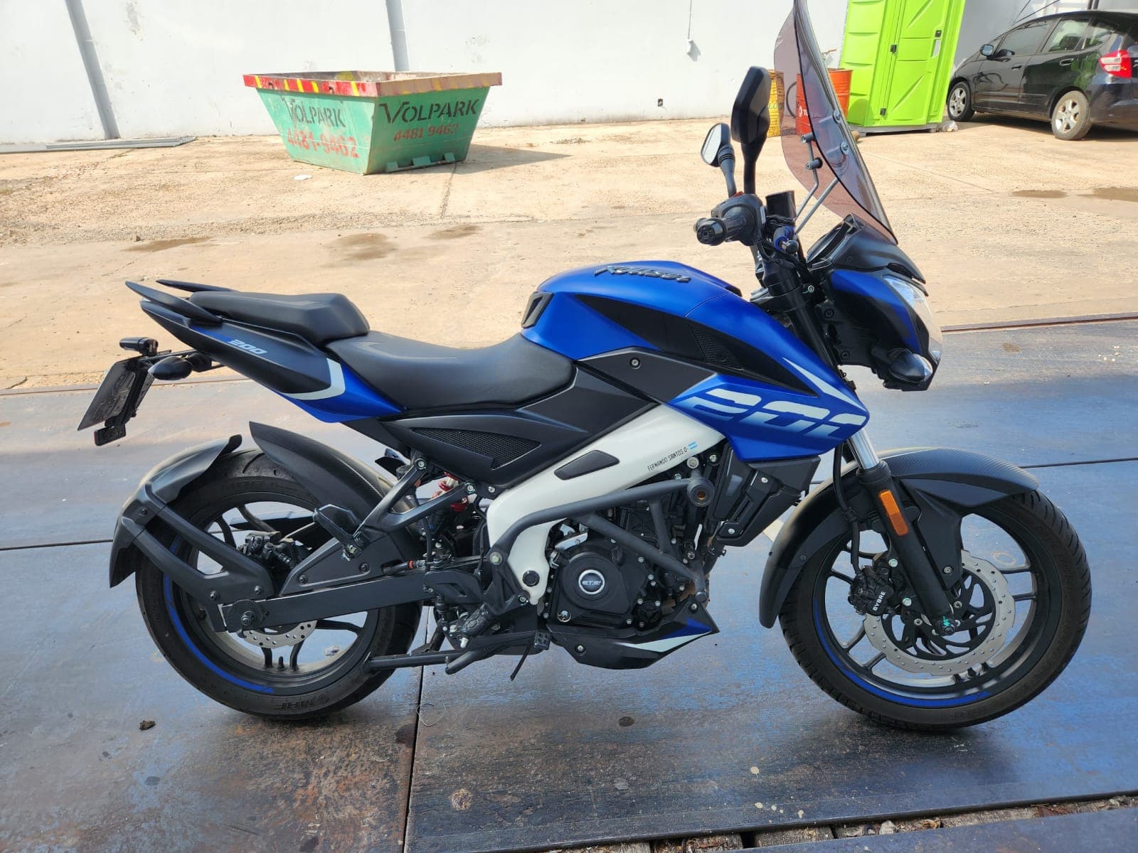 BAJAJ ROUSER NS200 2023 — foto 1 de 5