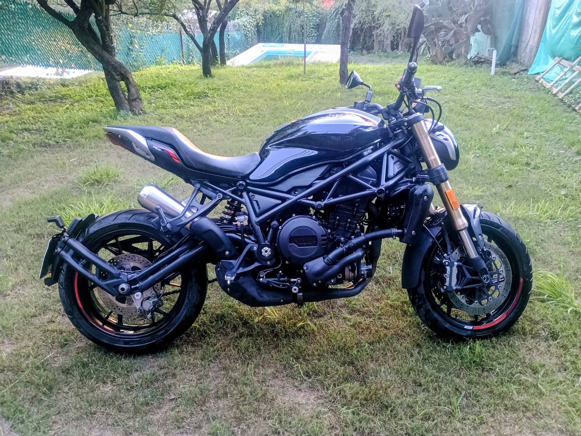 Benelli 752s 2023 — foto 1 de 3