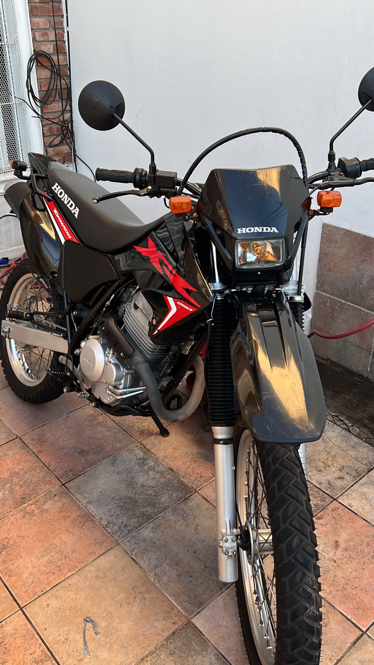 HONDA xr 250 2023 — foto 1 de 5