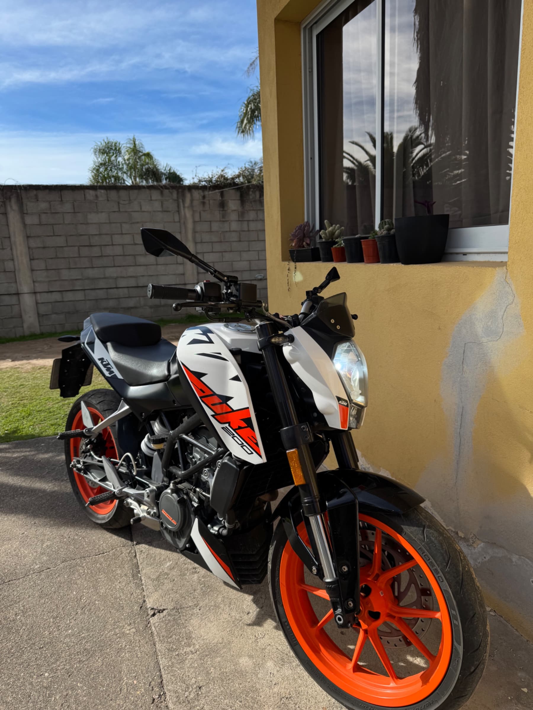 Ktm Duke 200 mod. 2017 — foto 1 de 4