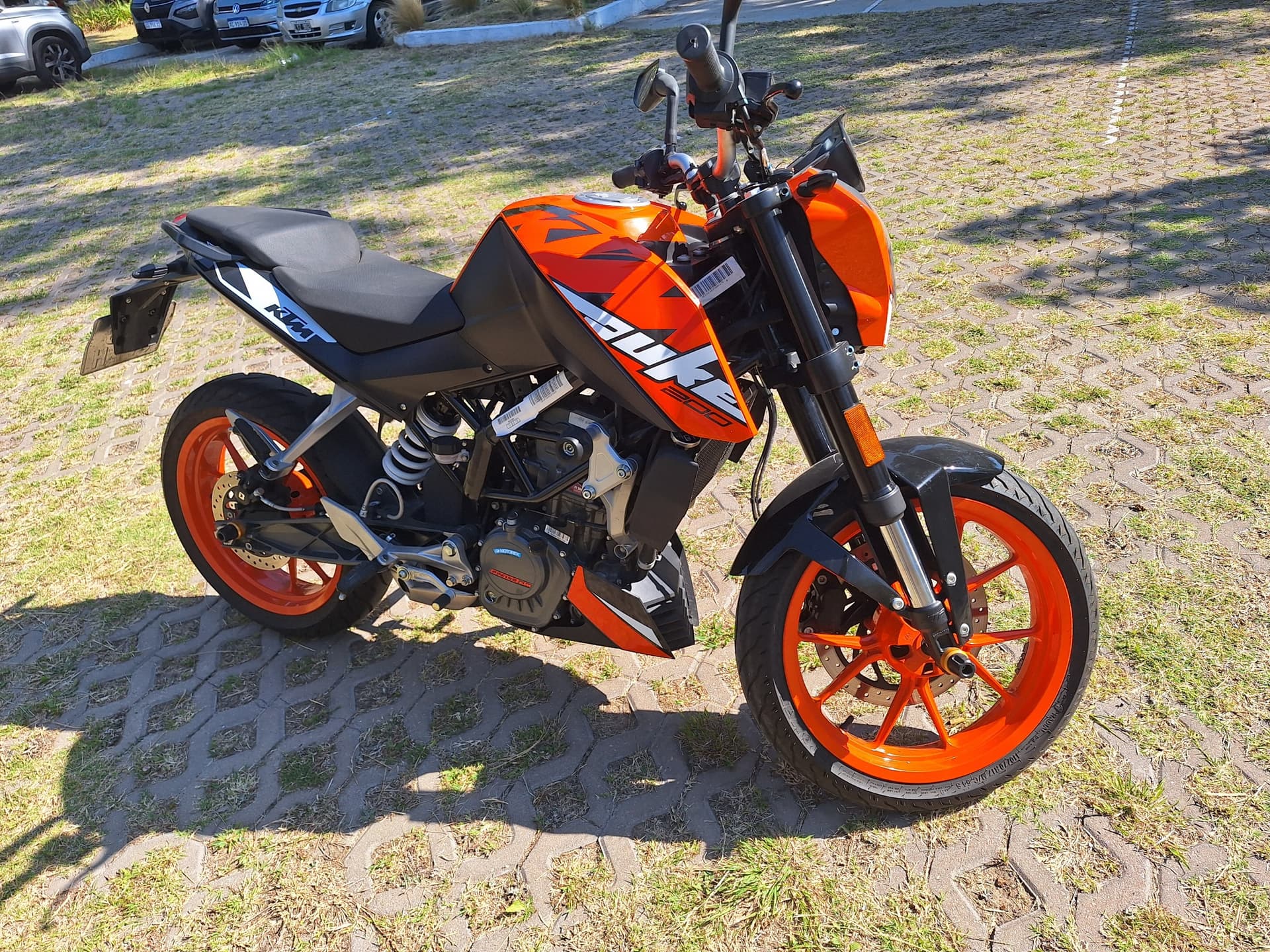 KTM DUKE 200 2023 — foto 1 de 4