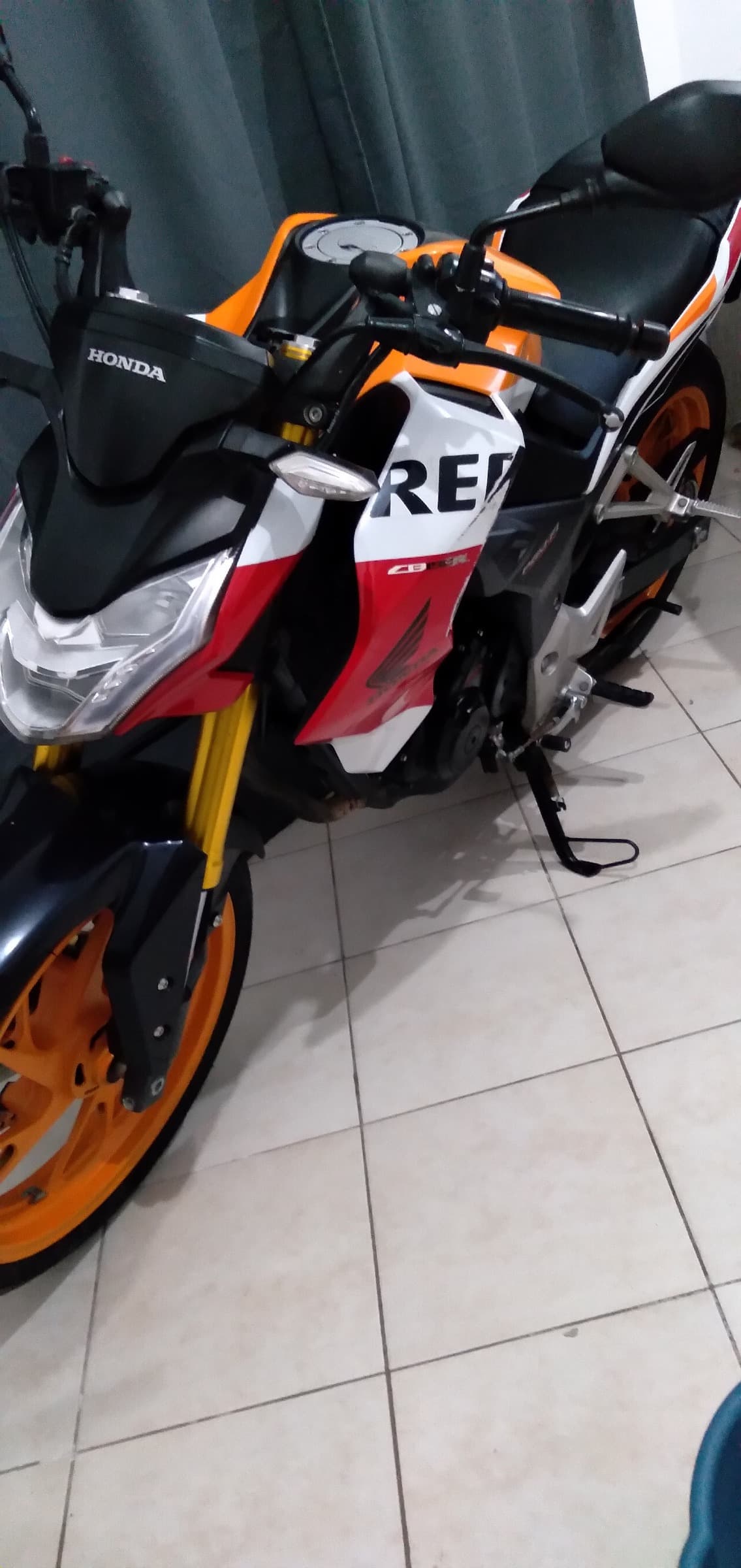 HONDA CB 190 REPSOL 2018 — foto 1 de 5