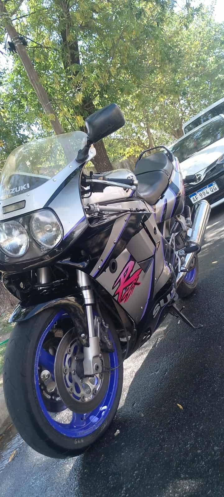 Suzuki gsxr 1100 gsxr 1993 — foto 1 de 5