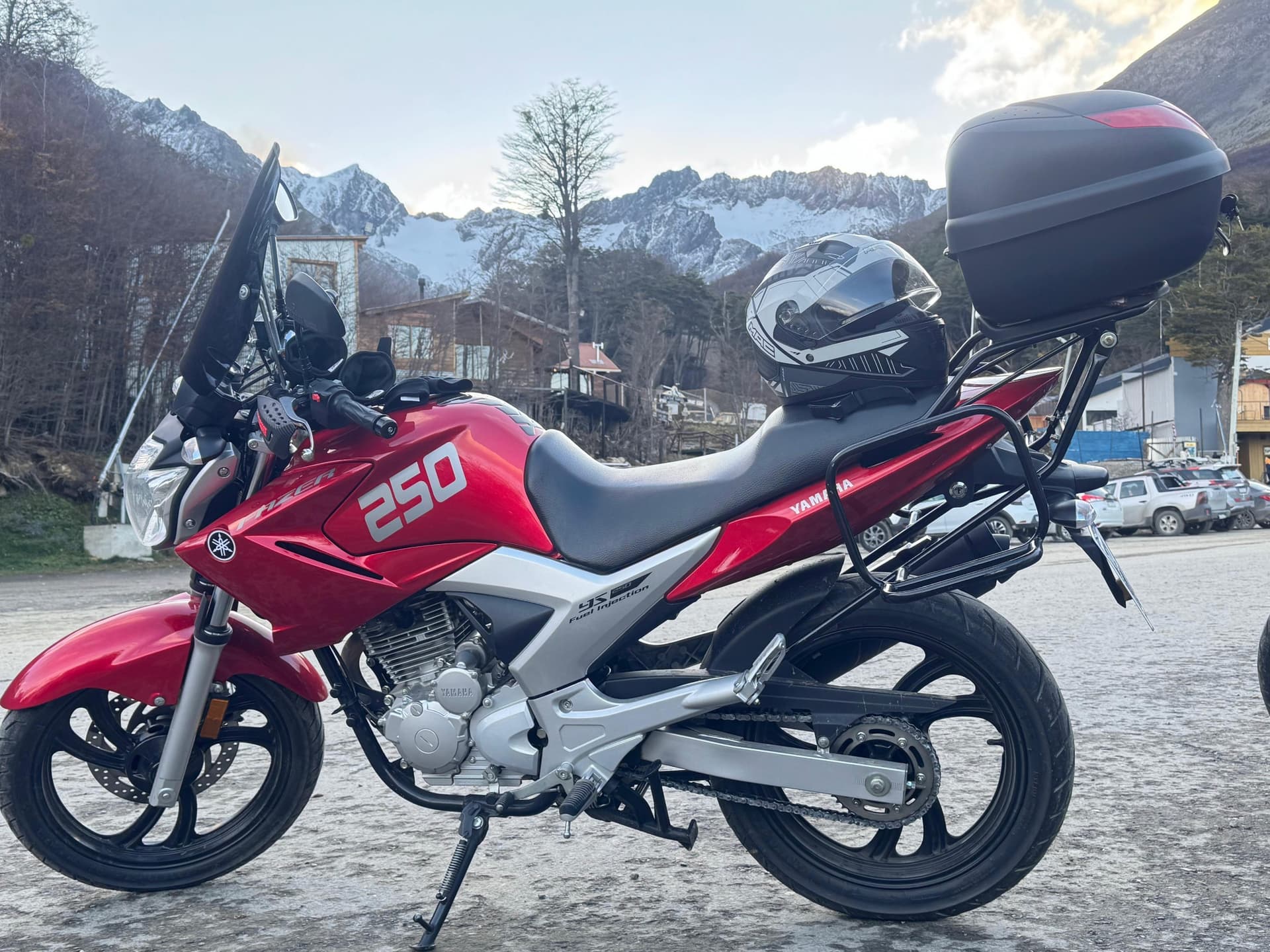 Yamaha FAZER 250 Y 2018 — foto 1 de 3