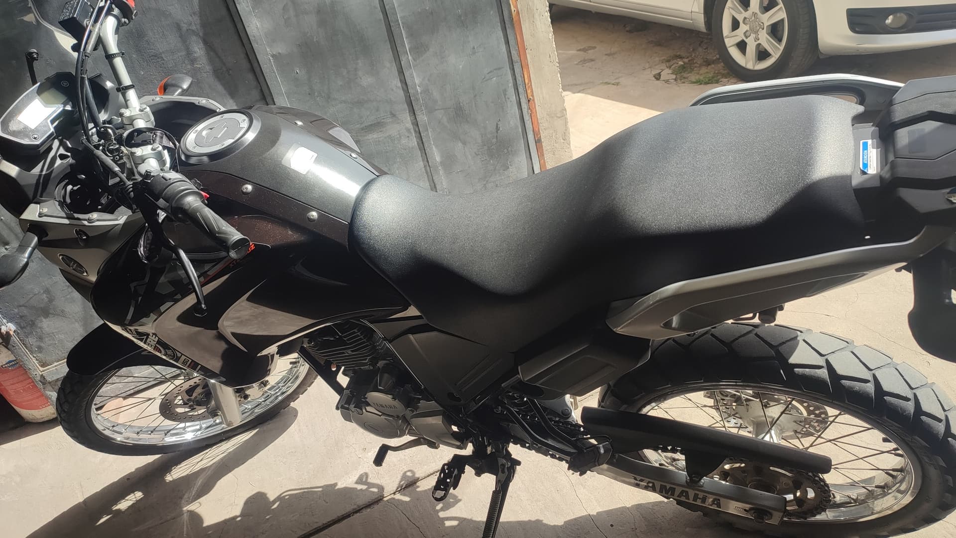 Yamaha tenere adventure 250 2018 — foto 1 de 3