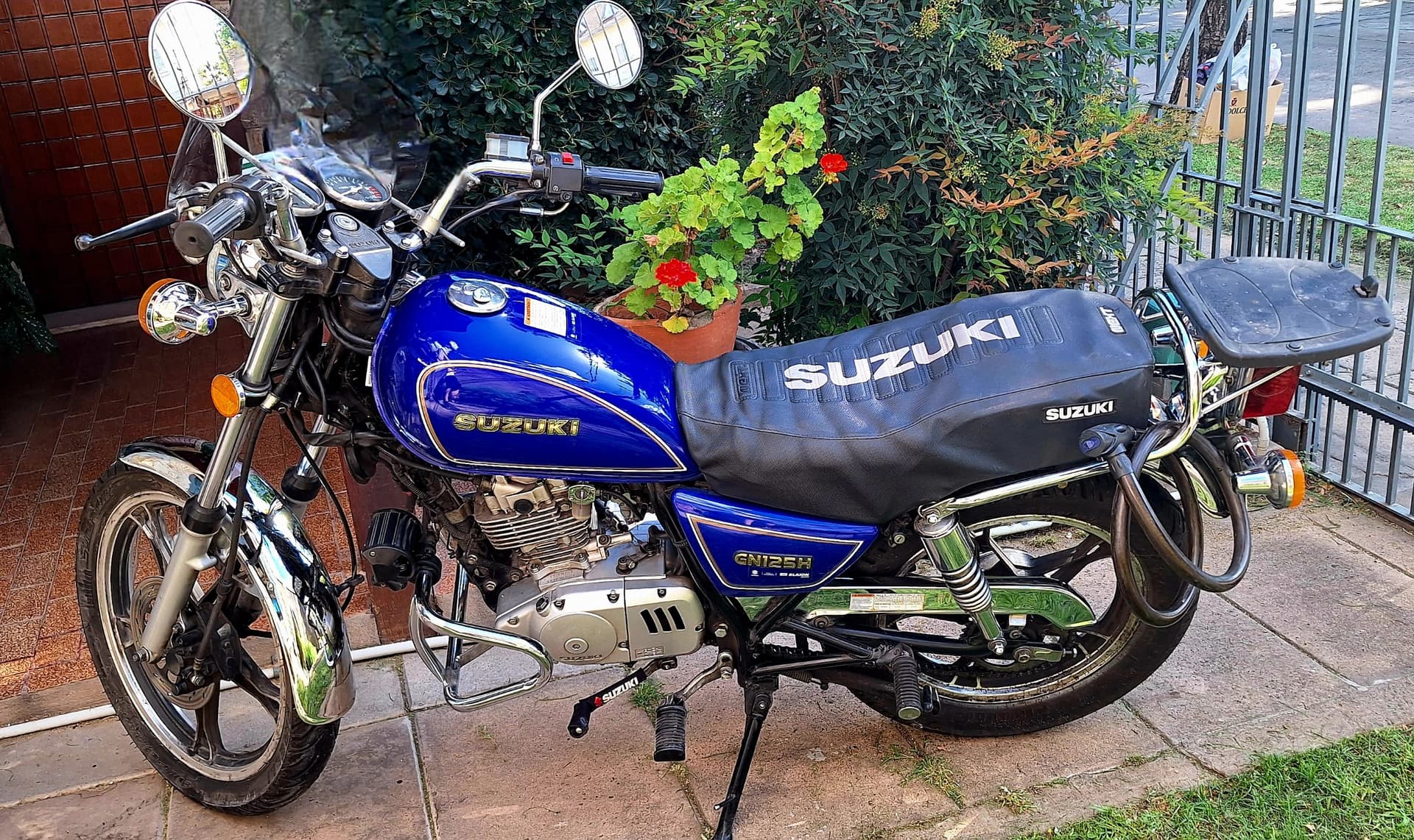 Suzuki GN 125 H 2016 — foto 1 de 5