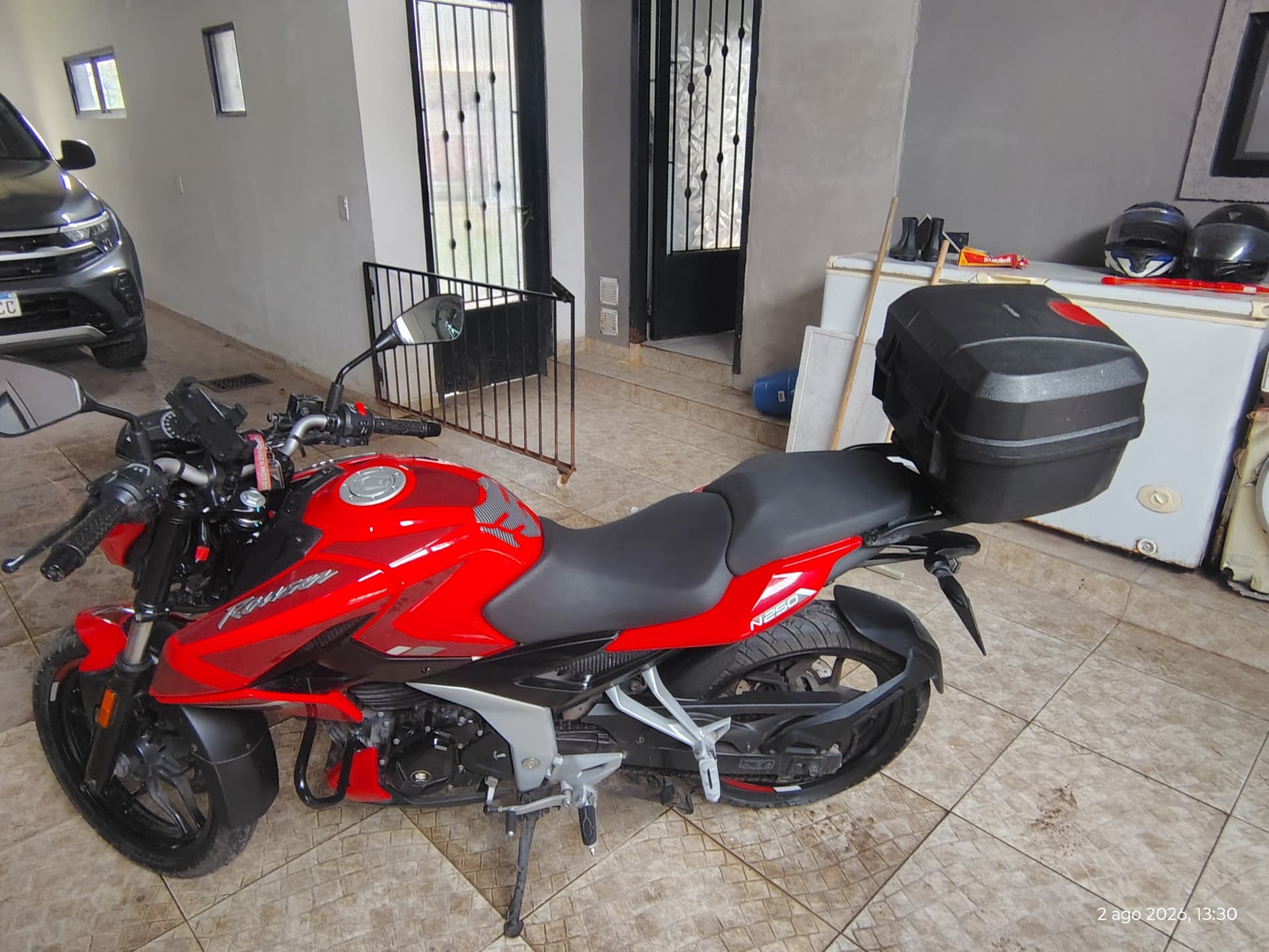 Bajaj Rouser n250 2024 — foto 1 de 3