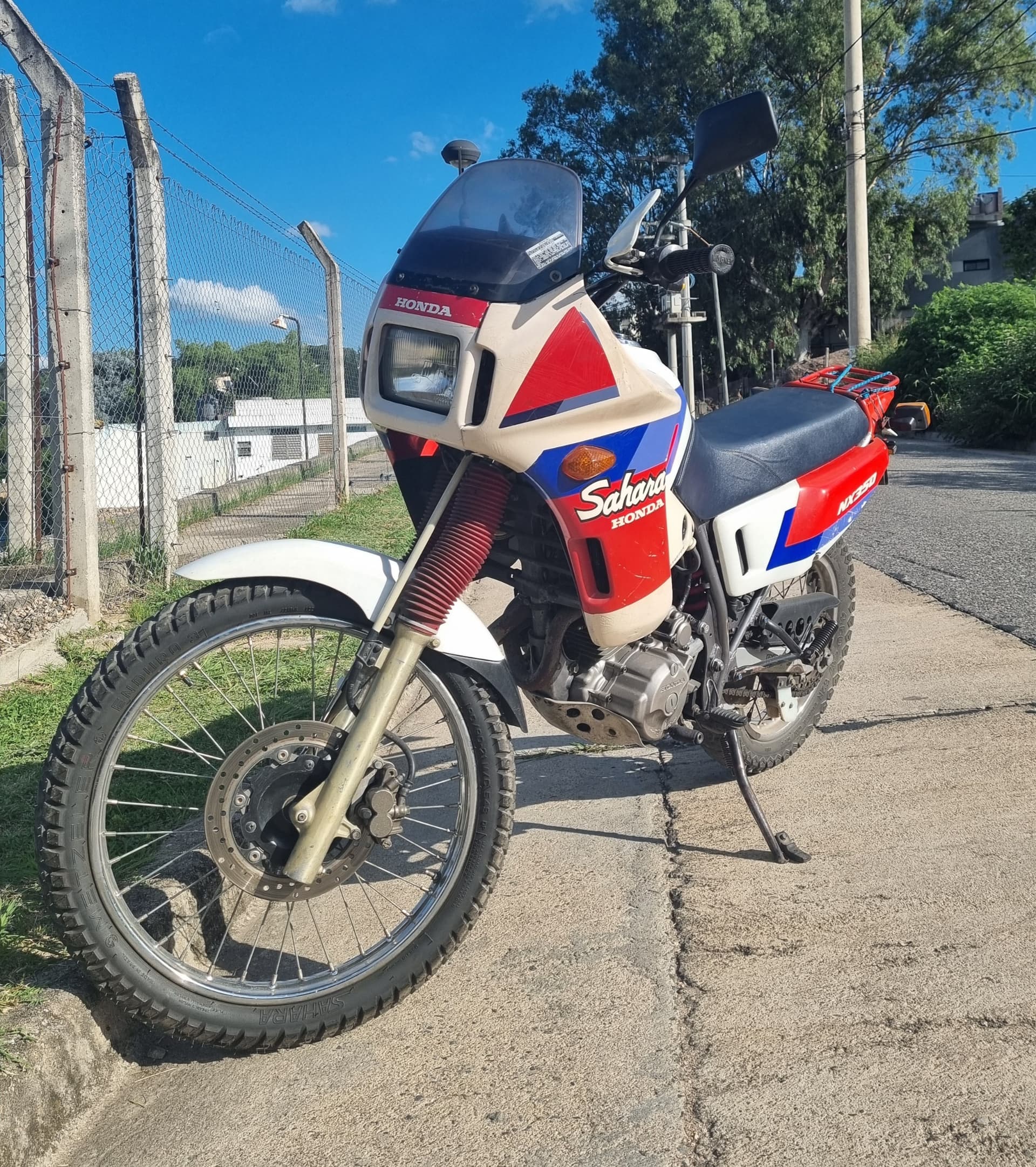 Honda NX 350 Sahara 1992 — foto 1 de 5