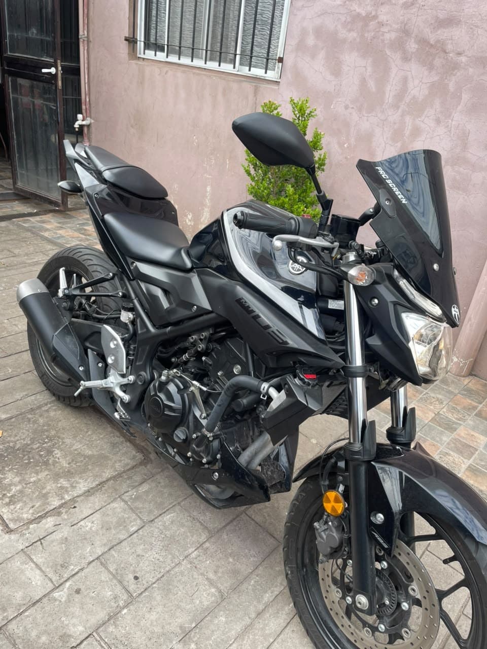 Yamaha MT03 2018 — foto 1 de 5