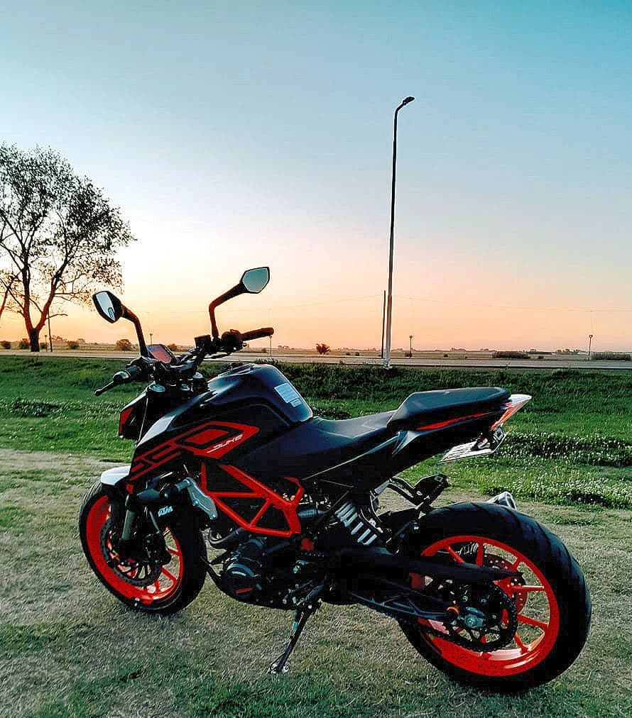 Ktm duke 250 2024 — foto 1 de 5
