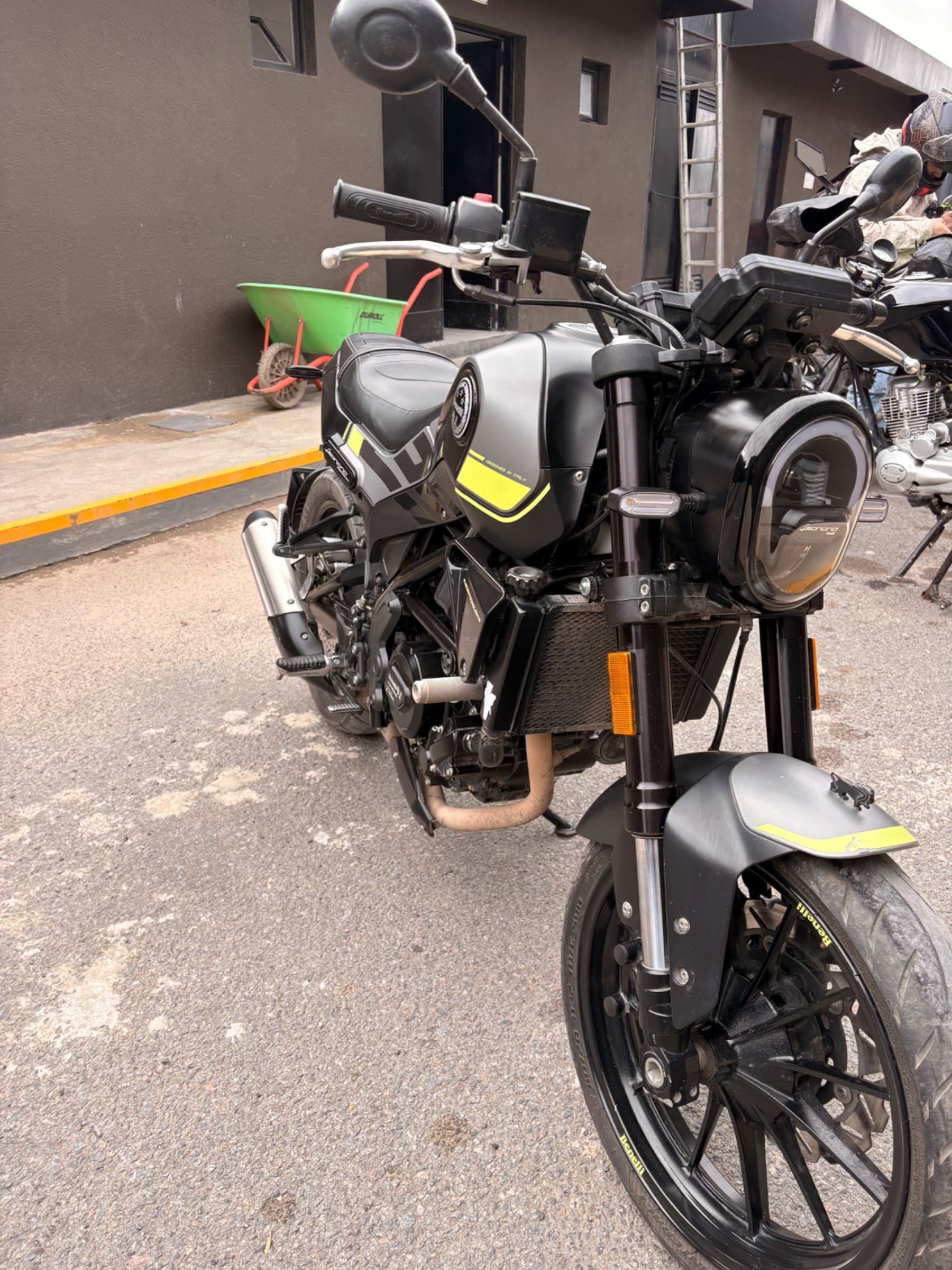 Benelli Leoncino 250 2022 — foto 1 de 4