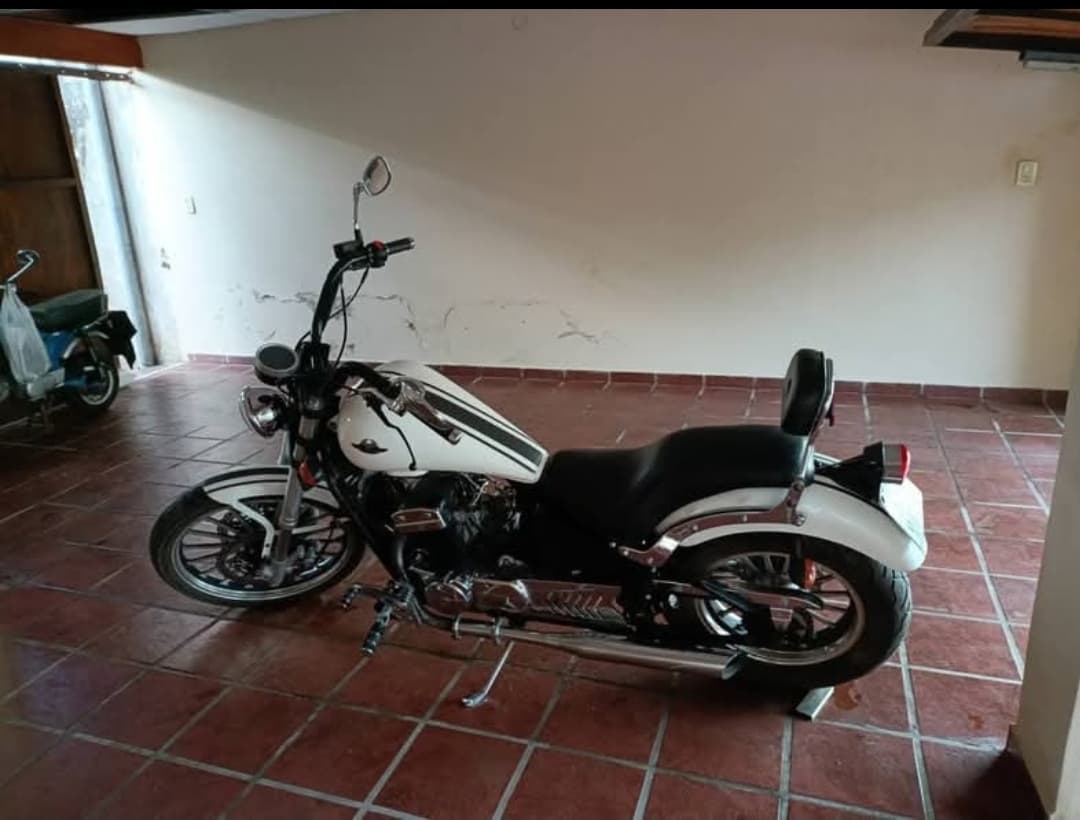 Jawa Daytona 400 2021 — foto 1 de 3