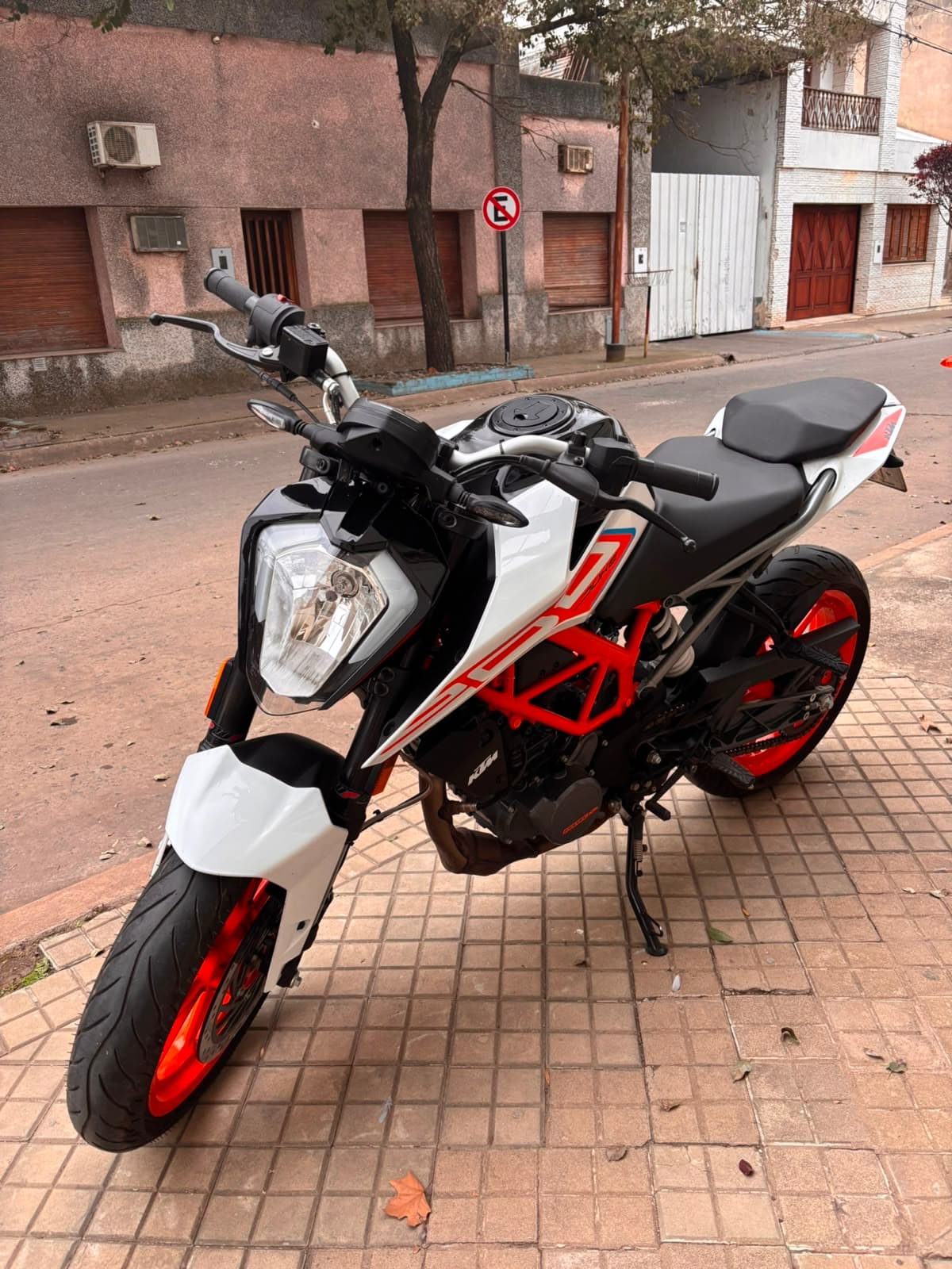 Ktm Duke 200 ng 2023 — foto 1 de 5