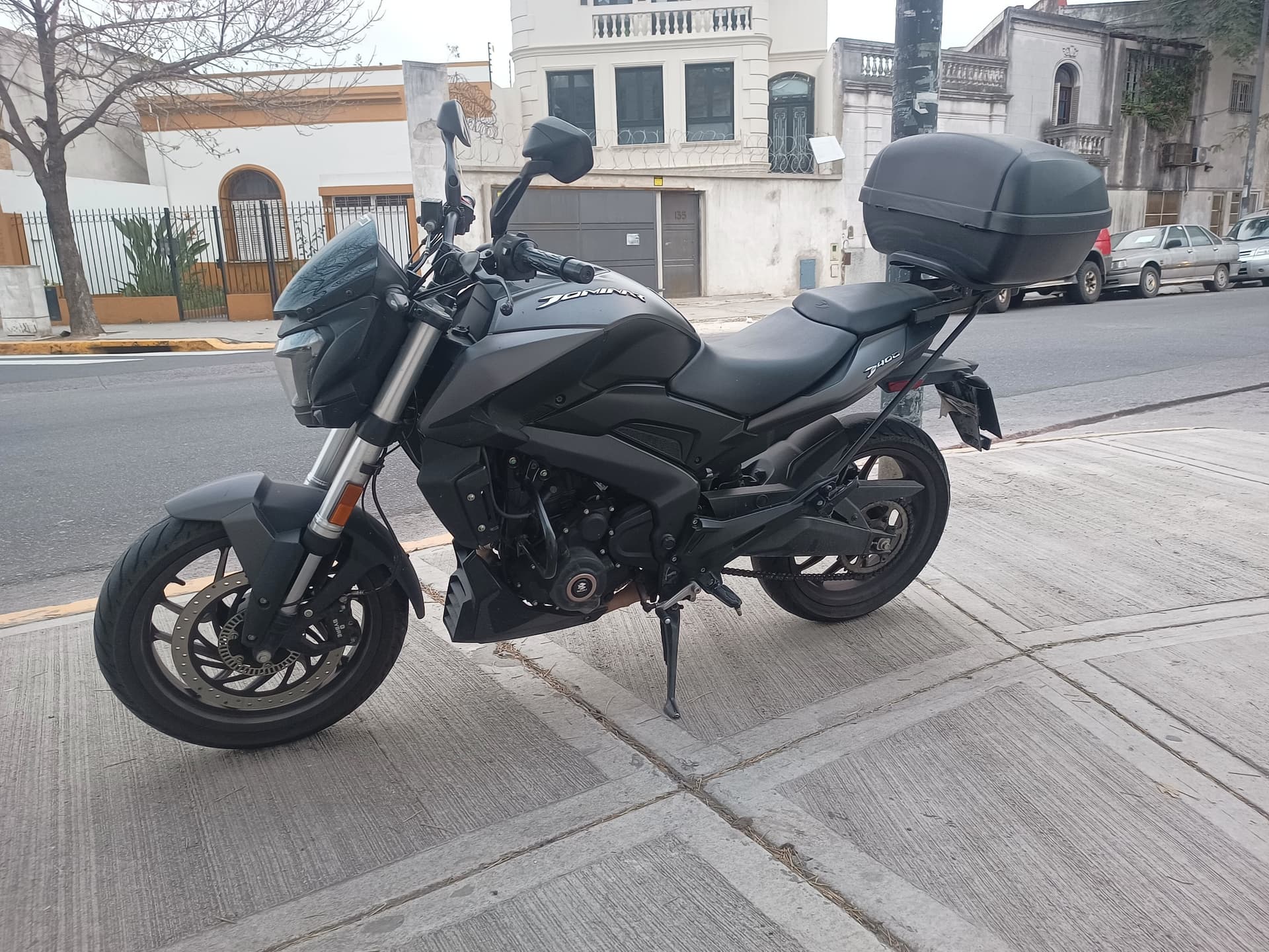 Bajaj Dominar 400 ug, 2021 — foto 1 de 5