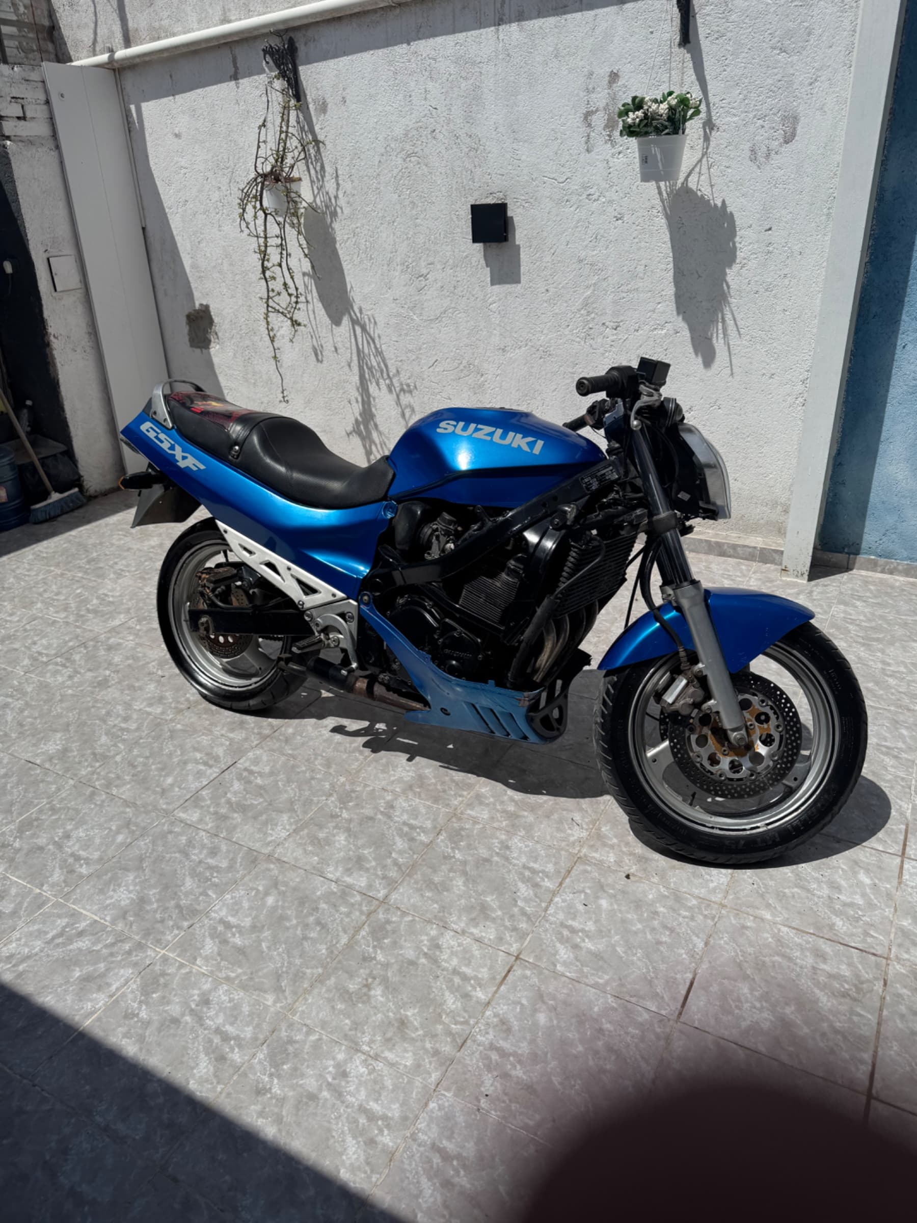 Suzuki Gsxf 1994 — foto 1 de 4