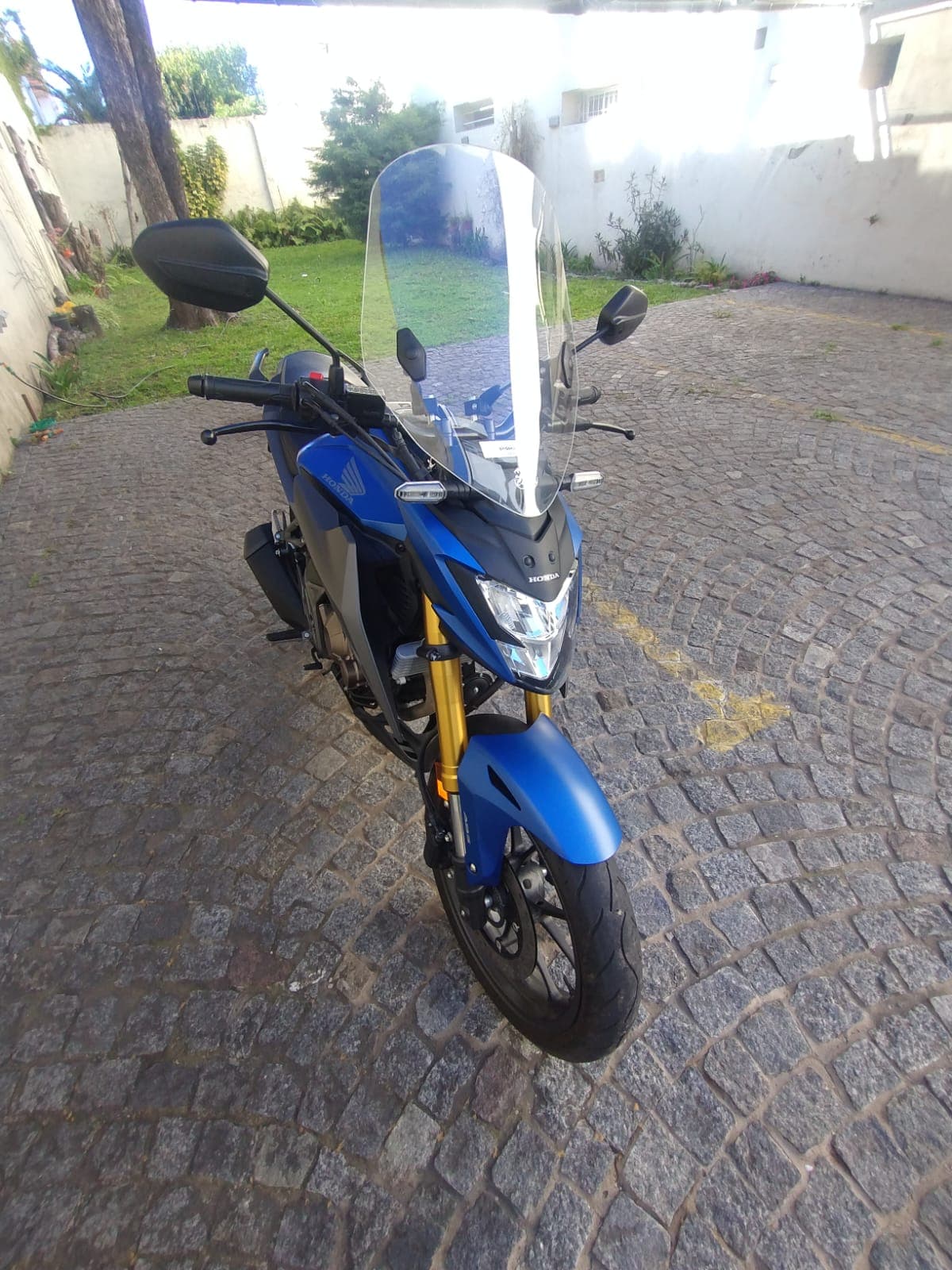 Honda CB 300 2023 — foto 1 de 5