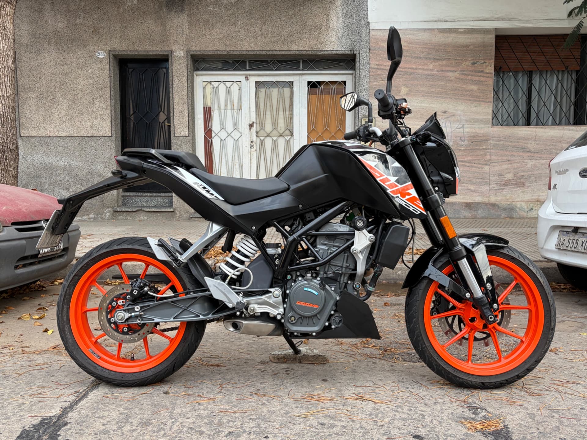 Ktm duke 200 2024 — foto 1 de 5