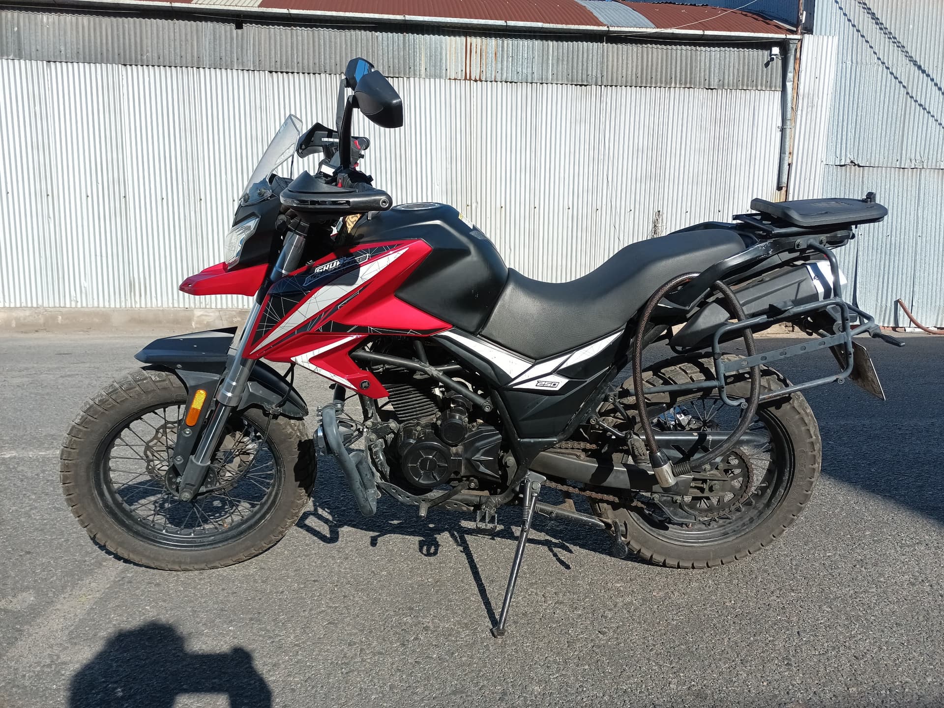 Motomel Skua 250 adventure 2023 — foto 1 de 5