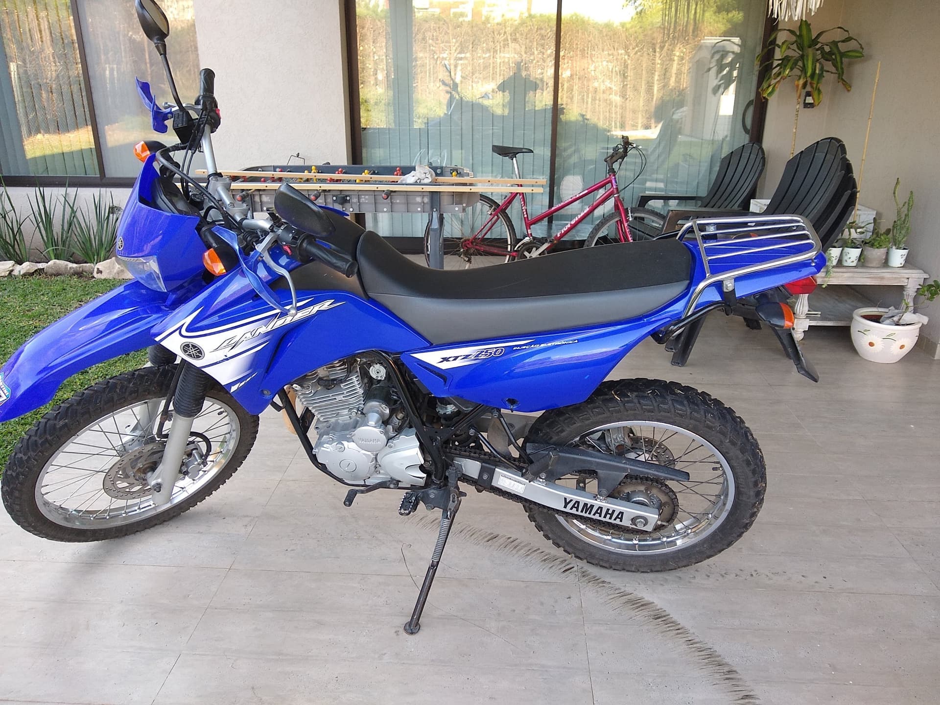 Yamaha XTZ 250 Lander 2010 — foto 1 de 5
